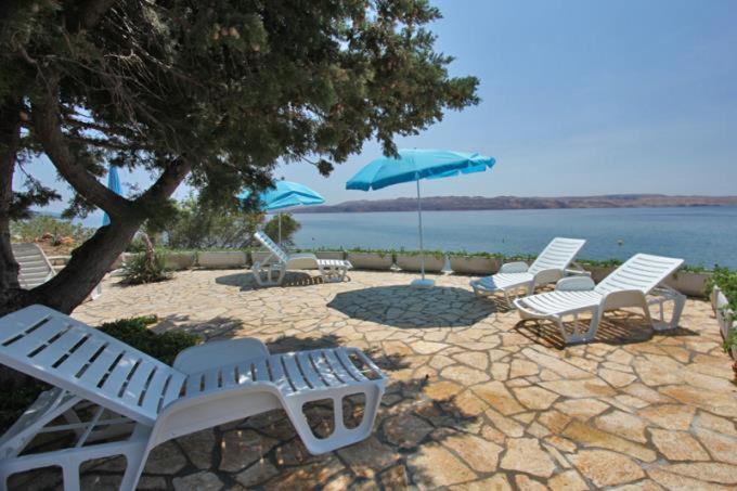 Beachfront Apartments Anita With Pool Karlobag Exteriör bild