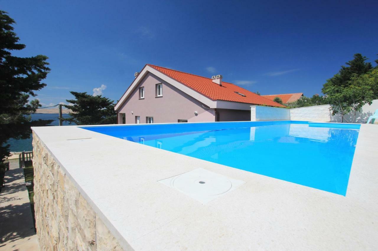 Beachfront Apartments Anita With Pool Karlobag Exteriör bild