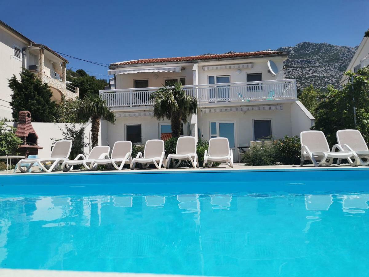 Beachfront Apartments Anita With Pool Karlobag Exteriör bild