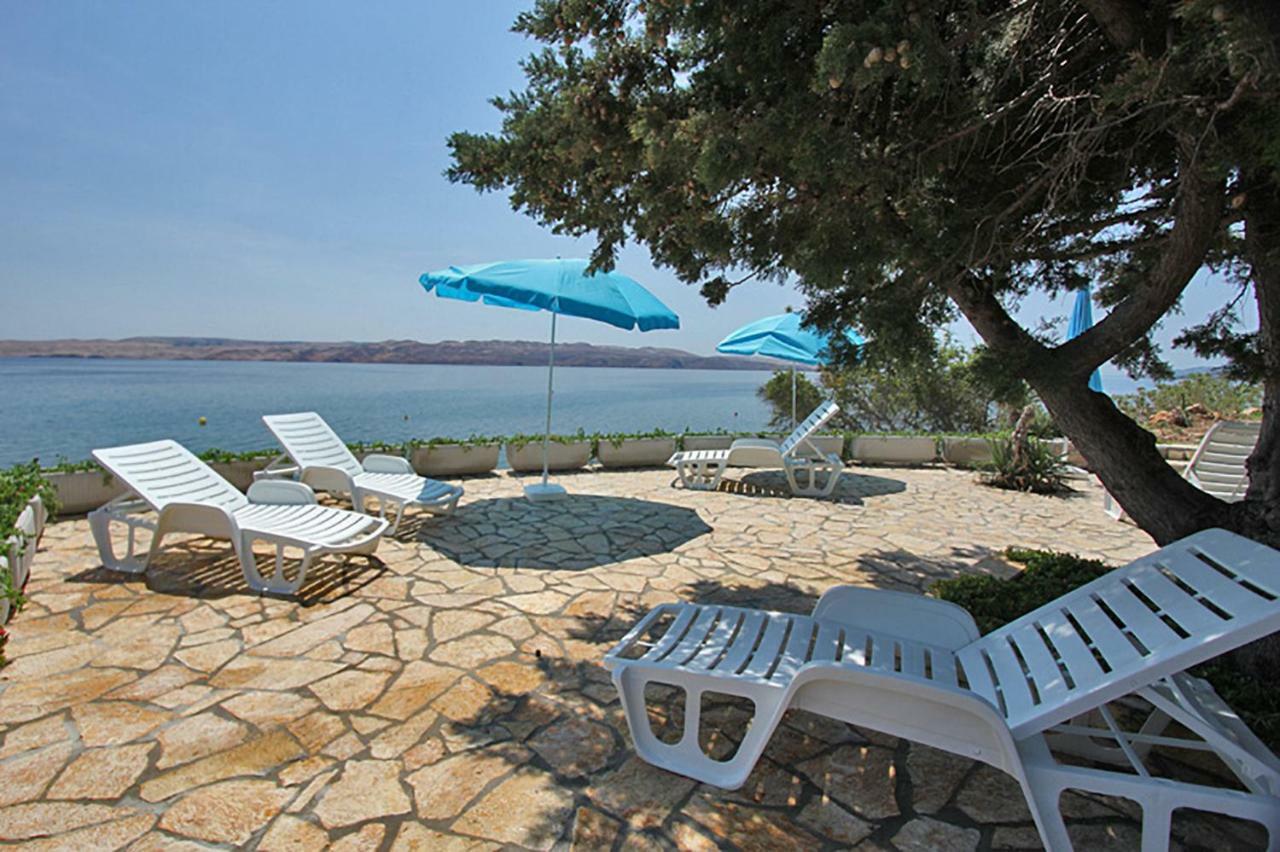 Beachfront Apartments Anita With Pool Karlobag Exteriör bild